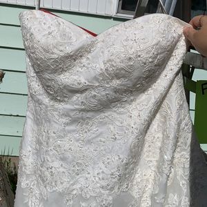 Sweetheart ballgown Wedding dress